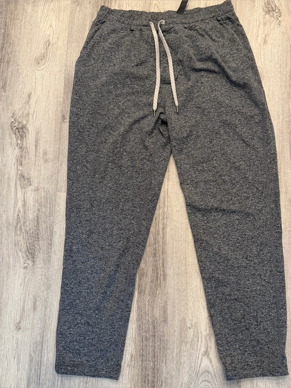 Vuori Heather Gray Joggers Size Large Athleisure Lounge Pants- style V418